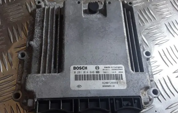 Renault Laguna III Engine control unit/module 0281014646 8200726882 8200905110