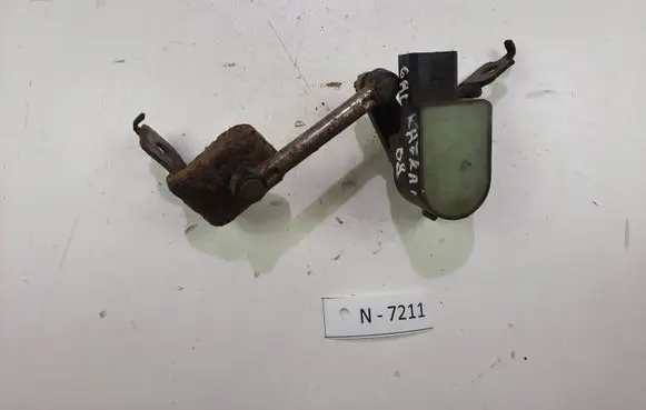 Nissan Qashqai Headlight/headlamp level sensor 