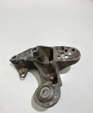 Audi A6 S6 C5 4B Engine mounting bracket 4B0199351A