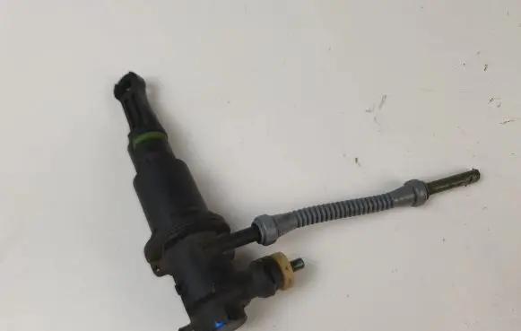 Peugeot 508 Clutch slave cylinder 