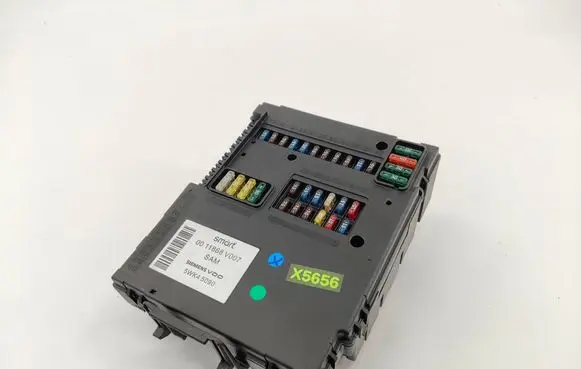 Smart ForTwo I MC01 Comfort/convenience module 0011868V007 5WK45090