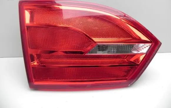 Volkswagen Jetta IV Rear/tail lights 5C6945259 A332