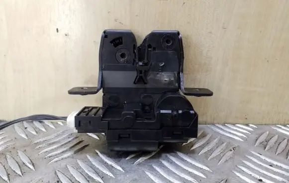 Renault Laguna II Tailgate/trunk/boot lock/catch/latch 8200257615B