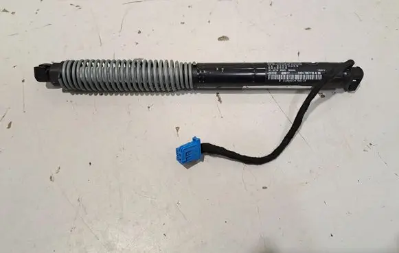 BMW 7 G11 G12 Tailgate/trunk strut/damper 7357110 8737930