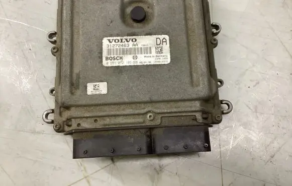 Volvo XC90 Engine control unit/module 31272463AA 0281012103 1039S18372
