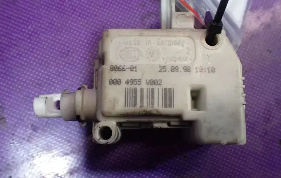 Smart ForTwo I Central locking motor 0004955V002