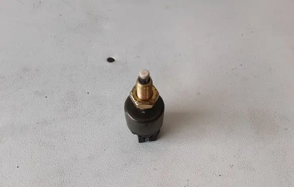 KIA Sorento Brake pedal sensor switch