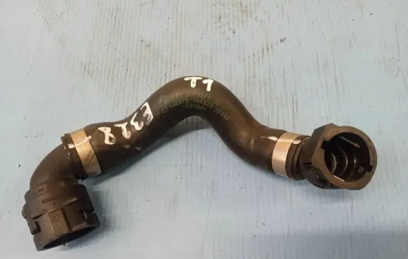 BMW 1 F20 F21 Engine coolant pipe/hose 8611277