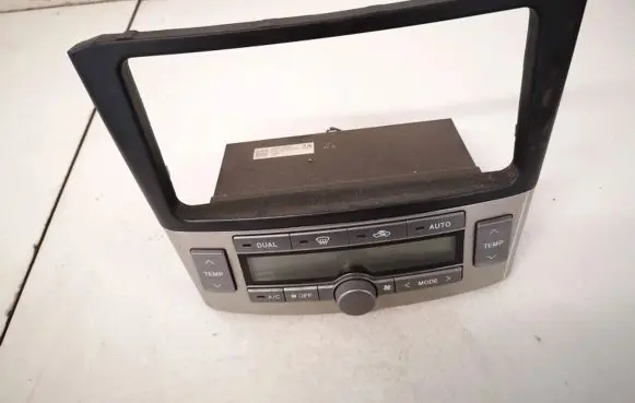 Toyota Avensis T250 Climate control unit 5590005281 55900-05281
