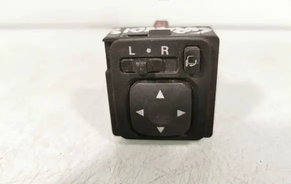 Mitsubishi Grandis Wing mirror switch 183569
