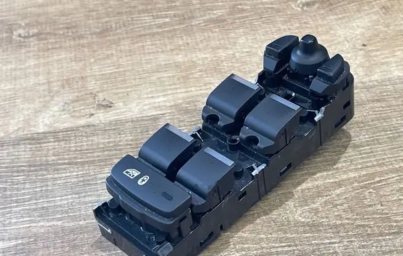 Jaguar F-Pace Electric window control switch HK8314540AA