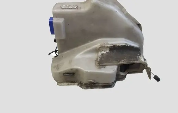 Volkswagen Golf V Front door lock