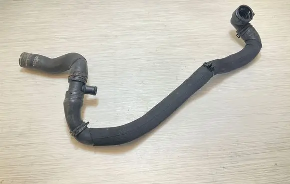 Audi Q3 8U Engine coolant pipe/hose 5N0122