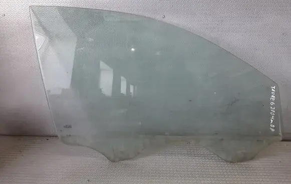 Volkswagen Touareg I Front door window glass four-door