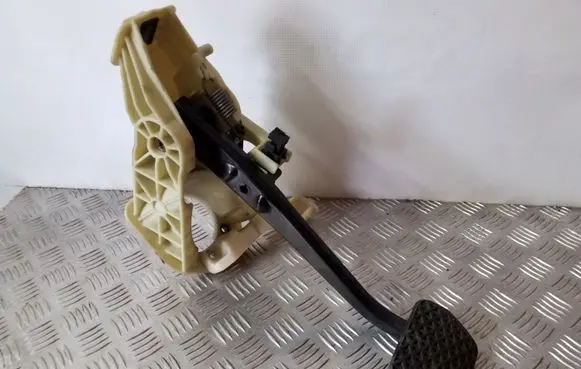 BMW 5 F10 F11 Brake pedal 6782666
