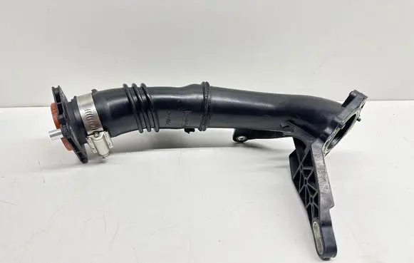 Volvo V50 Intercooler hose/pipe AV6Q9351BB