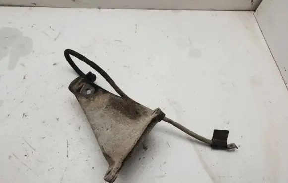 BMW 7 E65 E66 Engine mounting bracket 6754616