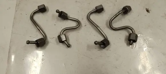 Fuel injector supply line/pipe