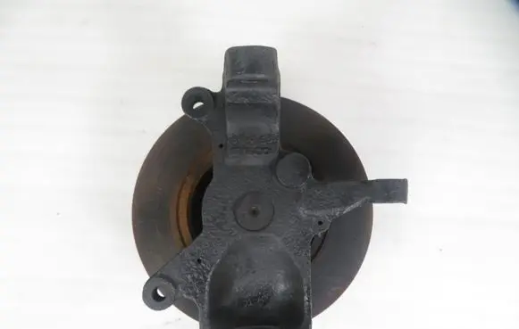 Iveco Daily 3rd gen Front wheel hub spindle knuckle