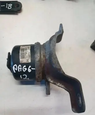 Volvo V60 Engine mount bracket 30671245