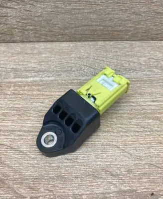 Toyota Prius (XW20) Airbag deployment crash/impact sensor 8983130020 WithPlug