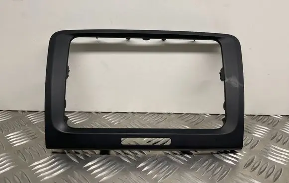 Skoda Superb B6 (3T) Radio/GPS head unit trim 3T0858069