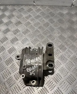 Volkswagen Touran I Engine mount bracket 1K0199262