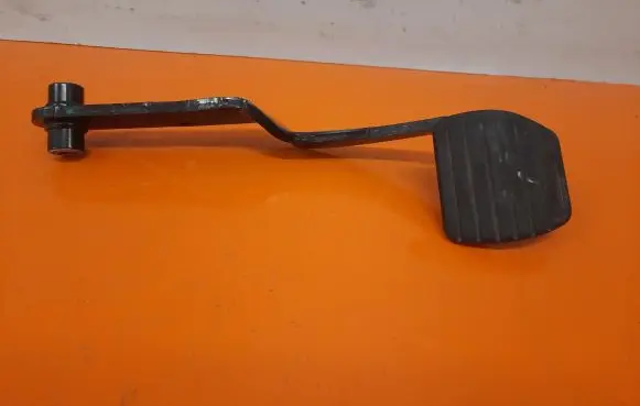 Renault Megane III Brake pedal