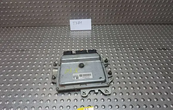 Nissan Qashqai Engine control unit/module ECU S25165250 MEC940230