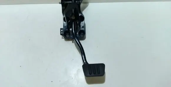 Ford Mustang VI Brake pedal FR3C2D094AD
