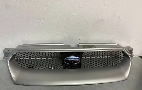 Subaru Legacy Front grill J1017AG001