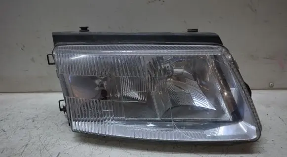 Volkswagen PASSAT B5 Headlight/headlamp