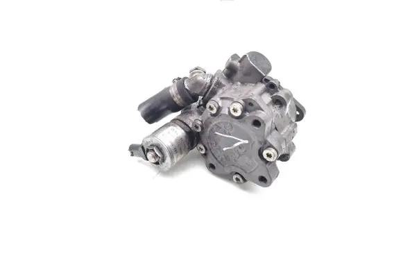 BMW 5 E39 Power steering pump 7697974 7735242102