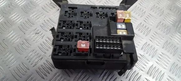 Opel Frontera B Fuse box set 71542568 7154-2568