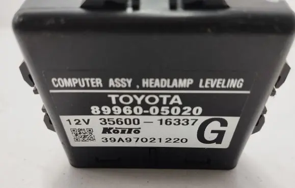 Toyota Avensis T250 Light module LCM 3560016337 8996005020