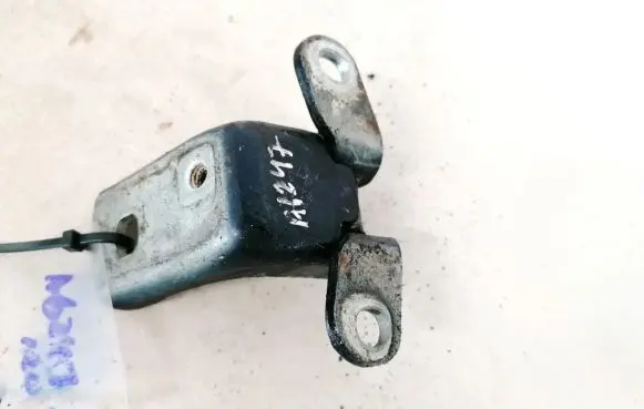 Ford Mondeo Mk III Rear door lower hinge