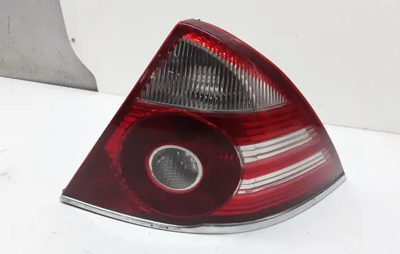 Ford Mondeo Mk III Rear/tail lights 6S7113404A