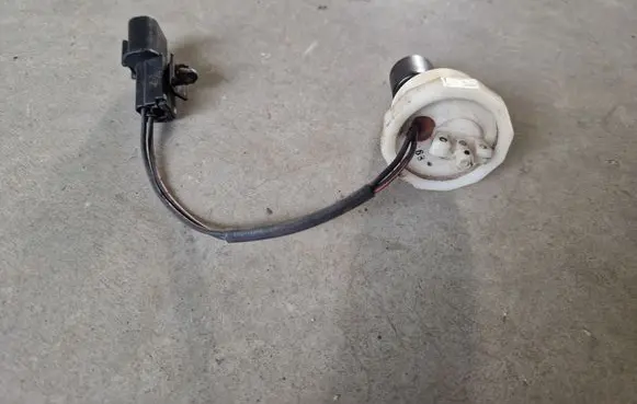 Mitsubishi L200 Fuel filter housing 