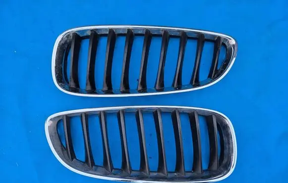 BMW Z4 E89 Front bumper upper radiator grill 7181548 7181547