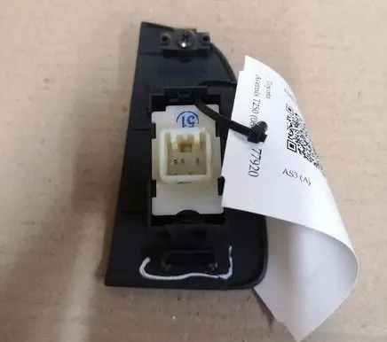 Toyota Avensis T250 Electric window control switch 7423105140