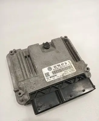 Volkswagen Touran II Engine control unit/module 03C906027DA 03C907309G 0261S06720