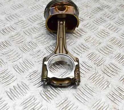 Volkswagen Golf V Piston 06D107066D 06D198401E