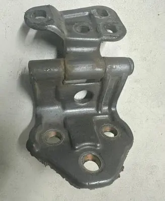 Honda CR-V Loading door lower hinge 