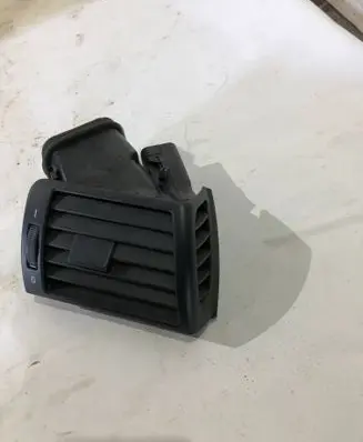 BMW 3 E46 Dash center air vent grill 64228361888 369801