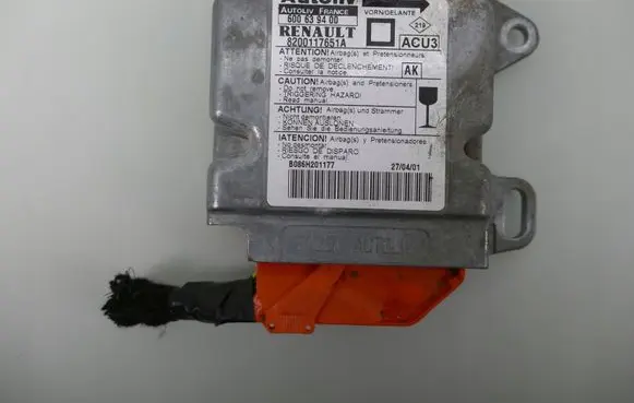 Renault Megane I Airbag control unit/module 8200117651A