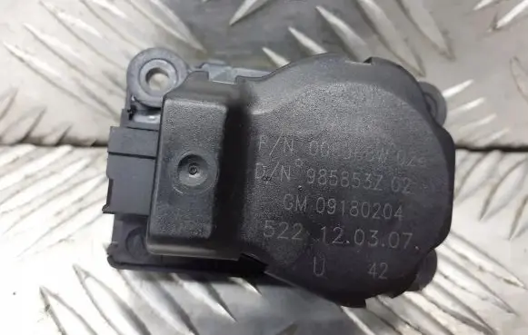 Opel Vectra C A/C air flow flap actuator/motor GM09180204