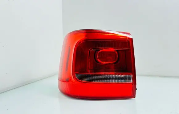 Volkswagen Touran II Rear/tail lights 