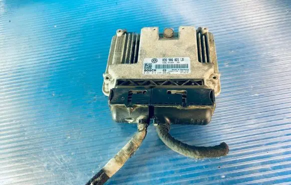 Skoda Octavia Mk2 (1Z) Engine control unit/module 03G906021LB