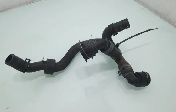 Volkswagen PASSAT B8 Engine coolant pipe/hose 5Q0122291
