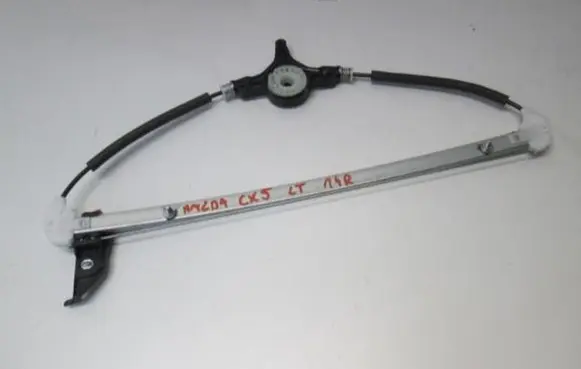 Mazda CX-5 Rear window lifting mechanism without motor